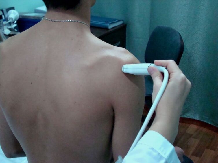 A fisioterapia moderna ajudará a lidar com os sintomas da artrose do ombro nos estágios iniciais