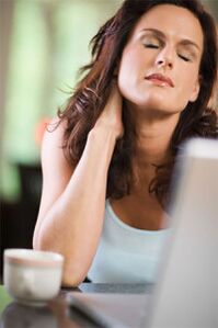 dor no pescoço devido à osteocondrose