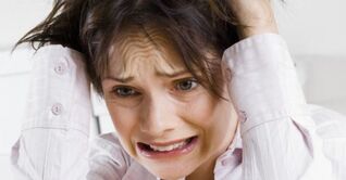 O aparecimento de dor em uma mulher devido ao estresse